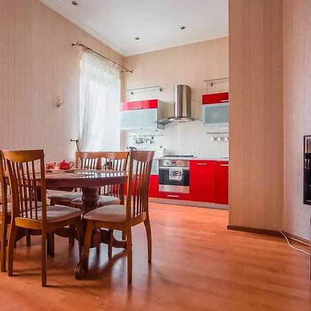Studio Flat *